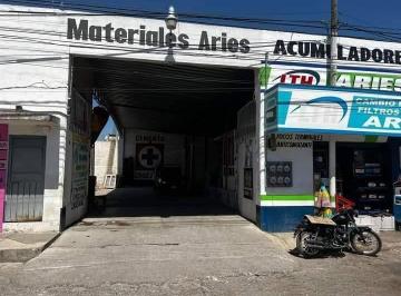 Local comercial · 360m² · 5 Estacionamientos · Renta de Bodega en Medias Tierras
