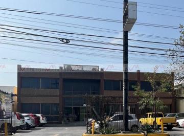 Oficina · 816m² · 2 Estacionamientos · Oficina en Renta en Monterrey