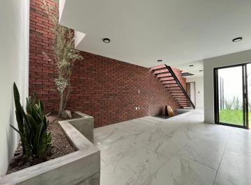 Casa · 250m² · 3 Recámaras · 2 Estacionamientos · Casa en Venta en Fraccionamiento La Colmena en Mexquitic de Carmona