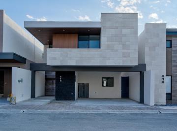 Casa · 237m² · 3 Recámaras · 2 Estacionamientos · Venta de Casa en Saltillo Norte