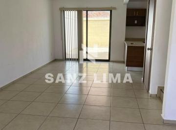 Casa de 3 habitaciones, Celaya · Alteza Imperial: Casa Atractiva Frente a Amenidades del Fraccionamiento.