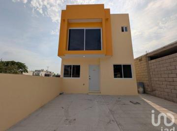 Casa · 127m² · 3 Recámaras · 1 Estacionamiento · Casas en Venta 3 Niveles Col Luna Luna Cd Madero Tamaulipas