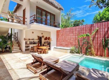 Casa · 250m² · 7 Recámaras · Gran Oportunidad en Punta Zicatela, Puerto Escondido