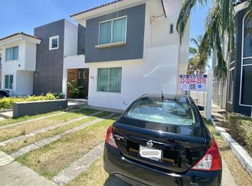 Casa en condominio · 250m² · 4 Recámaras · 3 Estacionamientos · Casa en Condominio en Casa Fuerte