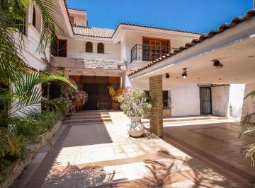 Casa en condominio de 5 habitaciones, Guadalajara · Casa en Venta en Country Club, guadalajara, Jalisco