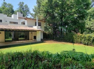Casa de 3 habitaciones, Valle de Bravo · Gran Ubicacion de Esta Casa en Venta