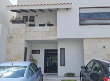 Casa en condominio de 3 habitaciones, Querétaro · Casa en Venta en Altozano El Nuevo Querétaro