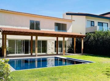 Casa · 370m² · 4 Recámaras · 3 Estacionamientos · Venta de Casa, Fracc. Paraíso Country Club, Cuernavaca, Morelos