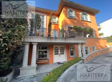 Casa · 920m² · 4 Recámaras · 6 Estacionamientos · Venta Casa en La Toscana