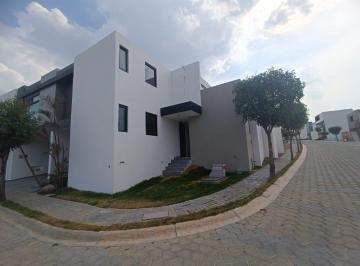 Casa · 148m² · 3 Recámaras · 2 Estacionamientos · Casa en Venta, Diseño y Confort en Cada Rincón, Parque Aguascalientes, Lomas de Angelopolis
