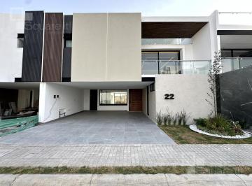 Casa · 349m² · 5 Recámaras · 2 Estacionamientos · Casa en Venta Parque Chiapas Lomas de Angelópolis