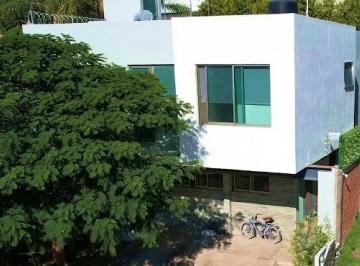 Casa de 4 habitaciones, Tlajomulco de Zúñiga · Casa en Venta en Fraccionamiento La Rioja, Tlajomulco, Jal.