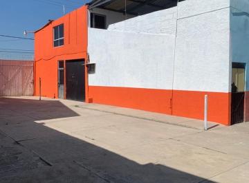 Local comercial · 1000m² · 5 Recámaras · 1 Estacionamiento · Venta de Bodega con Departamento en Santiago