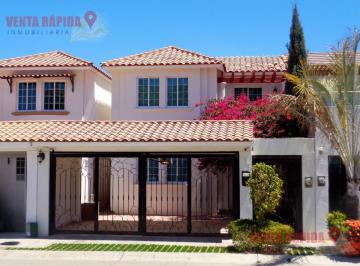Casa · 174m² · 3 Recámaras · 2 Estacionamientos · Casa en Fraccionamiento Rincón Colonial