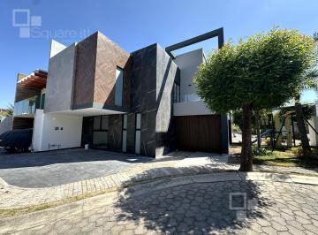 Casa · 350m² · 5 Recámaras · 2 Estacionamientos · Casa en Venta Parque Guanajuato Lomas de Angelópolis