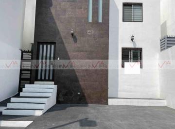 Casa · 123m² · 2 Recámaras · 2 Estacionamientos · Casa en Venta en Lomas del Vergel