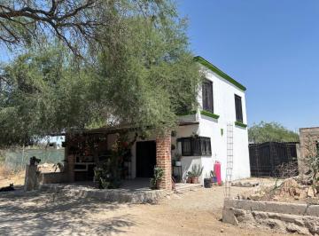 Casa de 2 habitaciones, Tlajomulco de Zúñiga · Casa en Venta en Carretera El Zapote