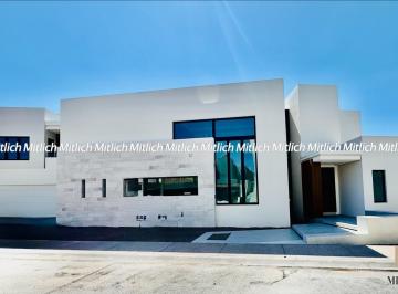 Casa · 550m² · 4 Recámaras · 4 Estacionamientos · Casa en Venta Bosques de San Francisco $26,500,000.