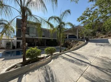 Casa de 4 habitaciones, Monterrey · Casa en Venta en Los Cristales