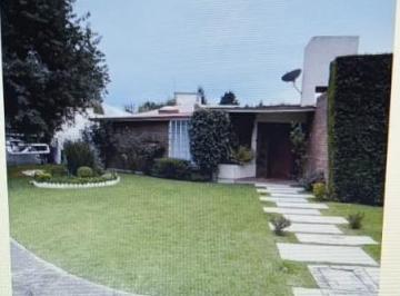 Casa · 540m² · 3 Recámaras · 4 Estacionamientos · Casa en Metepec