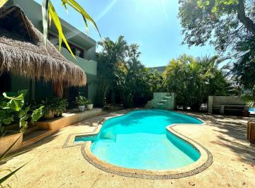 Alberca · Casa en Venta en Playacar