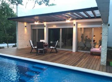 Casa · 225m² · 3 Recámaras · 2 Estacionamientos · Casa - Playa del Carmen