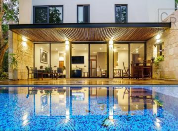 Casa · 1600m² · 3 Recámaras · 2 Estacionamientos · Casa - Playa del Carmen