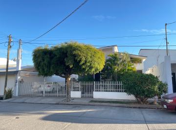 Casa de 4 habitaciones, Culiacán · Casa en Venta en Las Quintas