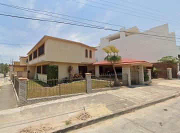 Casa · 370m² · 4 Recámaras · 2 Estacionamientos · Casa en Venta Col. Guadalupe, Tampico, Inf