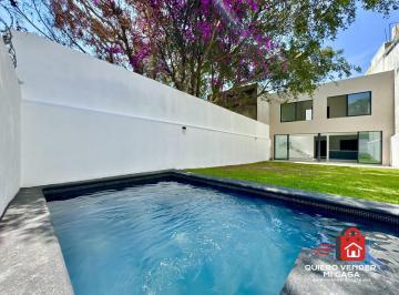 Casa · 180m² · 4 Recámaras · 2 Estacionamientos · Casa con Alberca en Venta Fraccionamiento Las Fincas Jiutepec