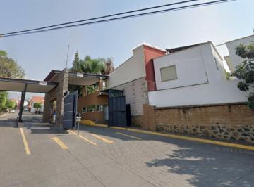 Casa · 335m² · 3 Recámaras · 2 Estacionamientos · Casa en Venta en Av Bosque de Tetela, Condominio Real de Tetela, Cuernavaca, Morelos