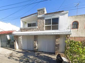 Casa de 4 habitaciones, Guadalajara · Casa en Venta en Jardines Alcalde ¡Excelente Oportunidad de Inversiòn Recuperaciòn Hipotecaria!