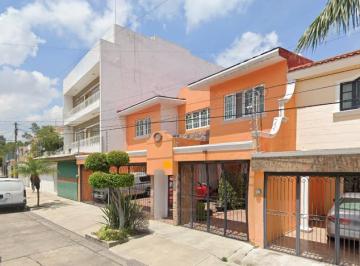 Casa de 5 habitaciones, Guadalajara · Casa en Venta en Bosques de La Victoria ¡Oportrunidad de Inversiòn Recuperaciòn Hipotecaria!