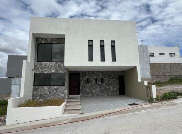 Casa · 226m² · 4 Recámaras · 2 Estacionamientos · Casa en Residencial Nuvole, Querétaro