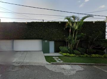 Casa de 5 habitaciones, Cuernavaca · Hermosa Casa en Venta de Remate con Alberca en Cuernavaca
