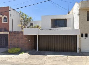 Casa de 3 habitaciones, León · Hermosa Casa en Venta de Rematev en Leon Gto