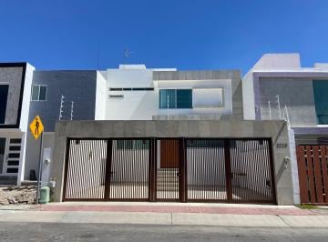 Casa de 3 habitaciones, Querétaro · Casa en Venta en El Refugio, Querétaro.