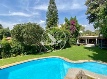 Casa de 3 habitaciones, Cuernavaca · Casa de 1 Nivel con Alberca en Rancho Cortés