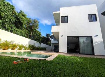 Casa · 450m² · 4 Recámaras · Casa en Venta en Playa del Carmen en Residencial Playa Magna