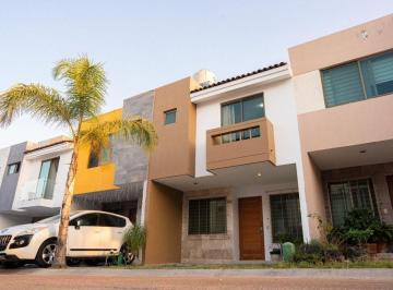 Casa en condominio · 125m² · 3 Recámaras · 2 Estacionamientos · Casa en Renta, Real de Valdepeñas, Amueblada, Zapopan