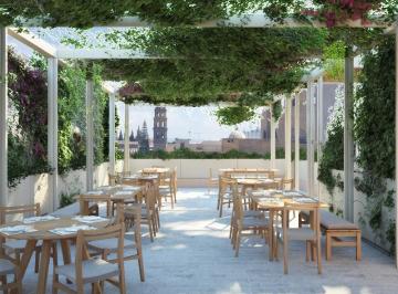 Casa · 10 Recámaras · Hotel en Venta por Plaza Aranzazú