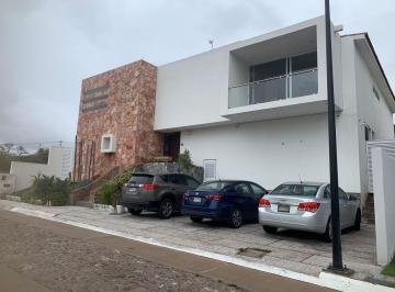 Casa · 360m² · 2 Recámaras · 3 Estacionamientos · Casa en Venta Vista Real