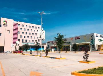 Local comercial · 87m² · 99 Estacionamientos · Local en Renta Plaza Hilvana, Querétaro, Qro