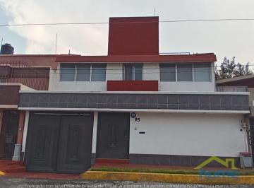 Casa de 4 habitaciones, Coyoacán · Casa en Venta en Jardines de Coyoacan