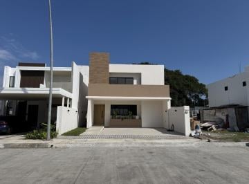 Casa · 180m² · 3 Recámaras · 2 Estacionamientos · Casa en Venta en Lomas del Dorado /paisajes