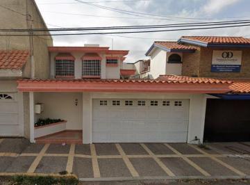 Casa de 3 habitaciones, Culiacán · Casa en Venta Colonia Las Quintas por Remate, Excelente Oportunidad!