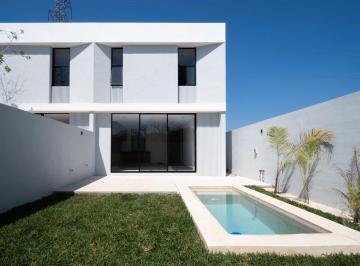 Casa · 140m² · 3 Recámaras · 2 Estacionamientos · Ultimas 3 Casas en Venta con Recamara en Planta Baja en Temozon Norte, Mérida (Town House)
