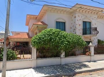 Casa de 5 habitaciones, Mérida · Casa en Venta Calle 79 Sambula Merida