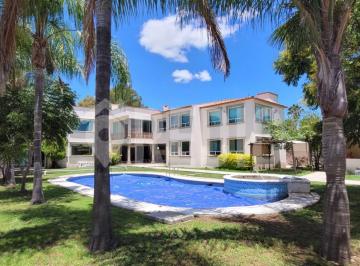 Casa de 6 habitaciones, Querétaro · Casa en Venta en Jurica, Uno de Los Fraccionamientos Más Exclusivos en Querétaro