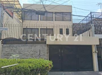 Casa · 277m² · 5 Recámaras · 3 Estacionamientos · Casa en Venta